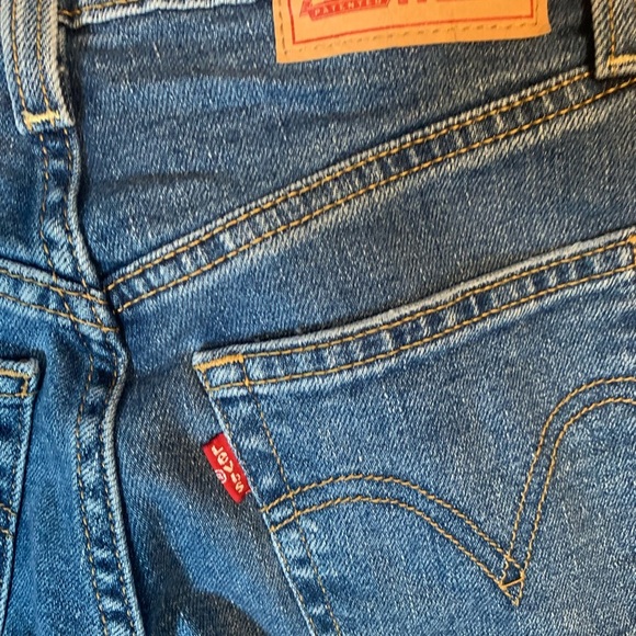 Levi's rib cage straight ankle jeans size 24. - Picture 5 of 5